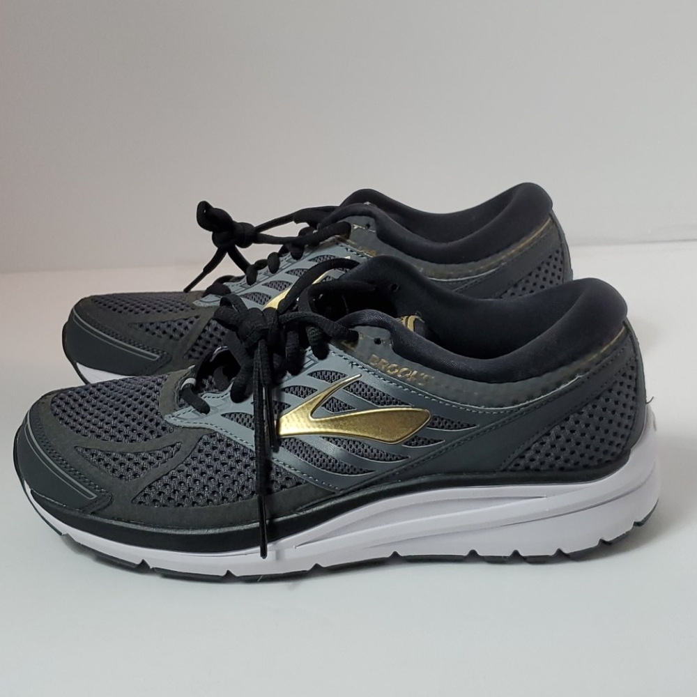 Brooks - Picture 3 of 5